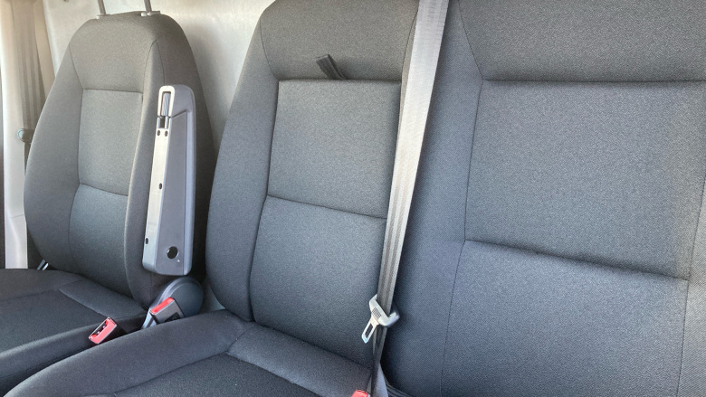 Peugeot Boxer 3500 Heavy L4 Diesel 2.2 BlueHDi 140 H2 Van Professional